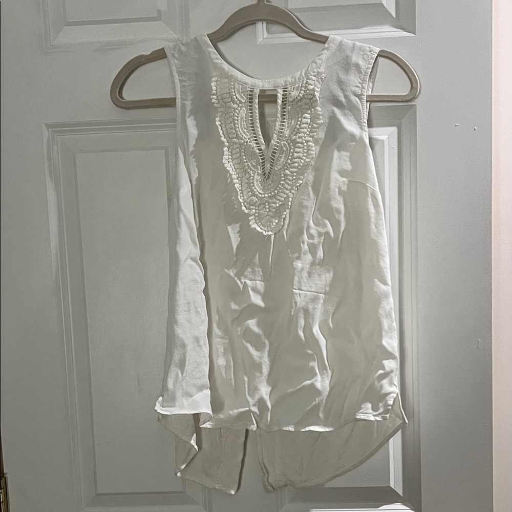 Daniel Rainn White Sleeveless Blouse